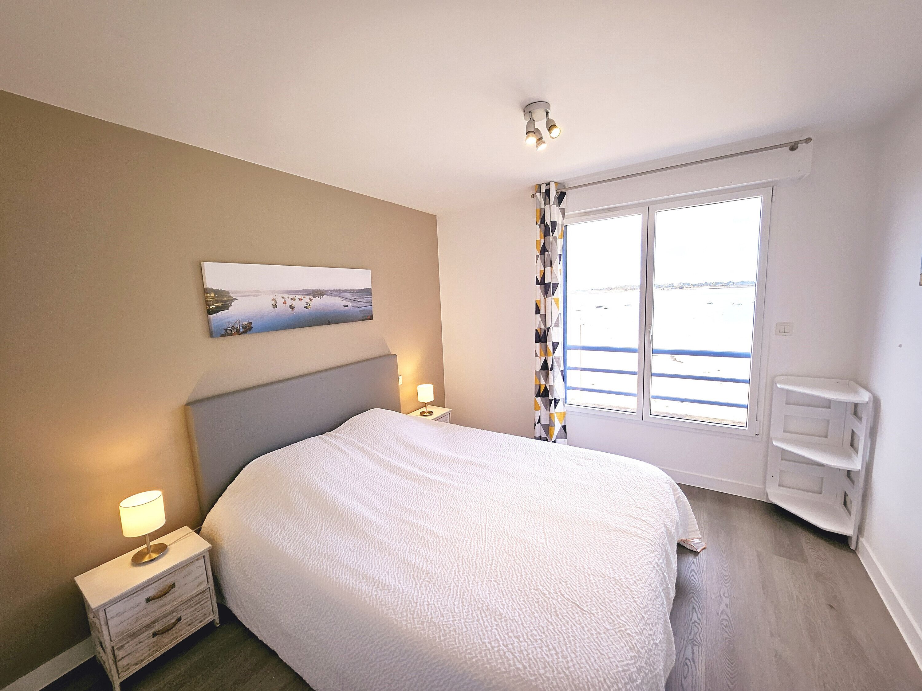 2 chambres, fer et planche à repasser, Wi-Fi, draps fournis