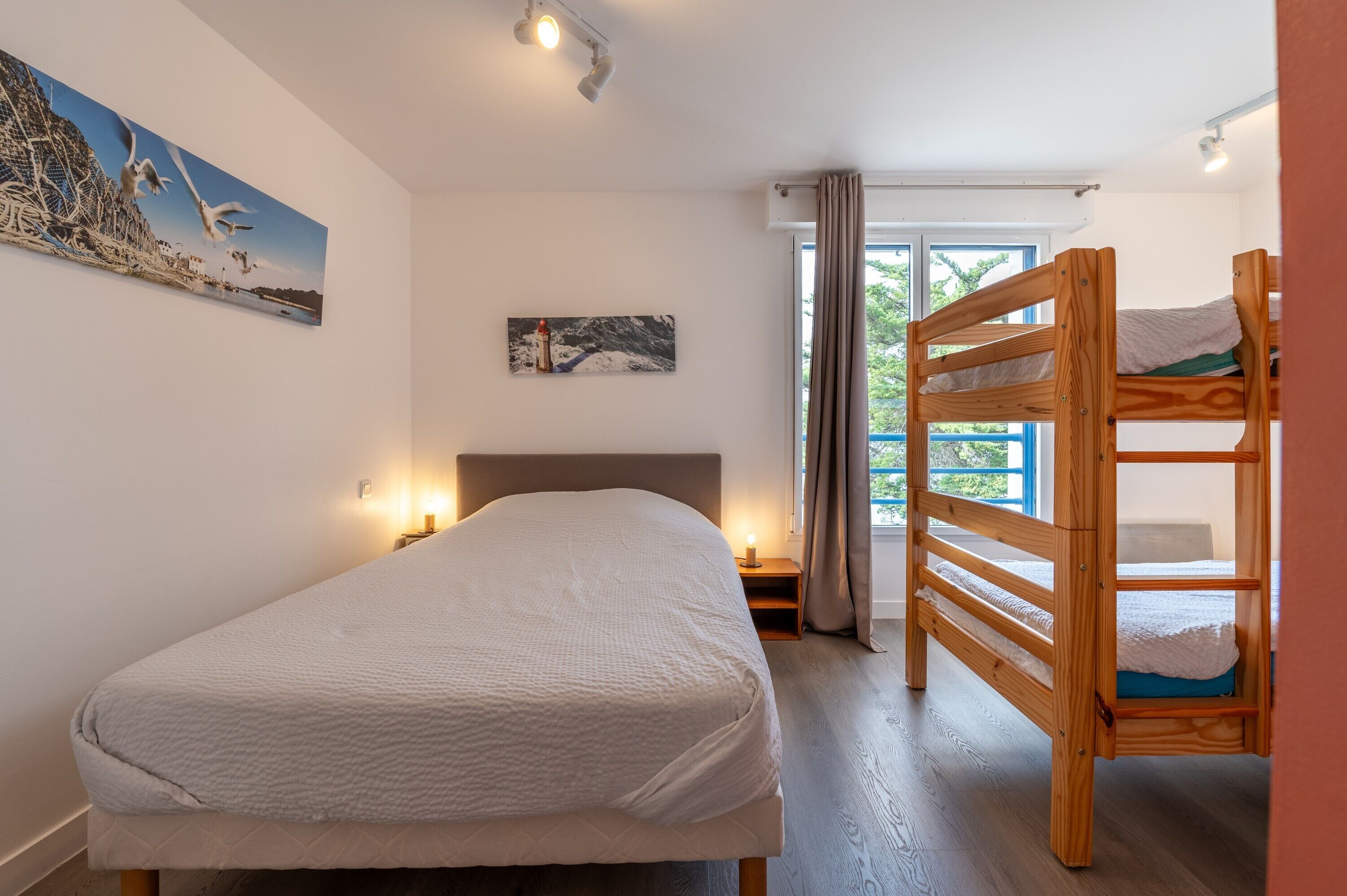 2 chambres, fer et planche à repasser, Wi-Fi, draps fournis