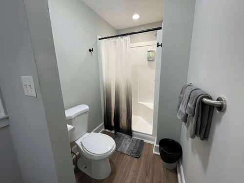 2BR Apartment Near Wesleyan 102