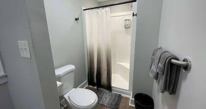 2BR Apartment Near Wesleyan 102
