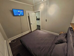 Unclassified image, 4 of 20, button