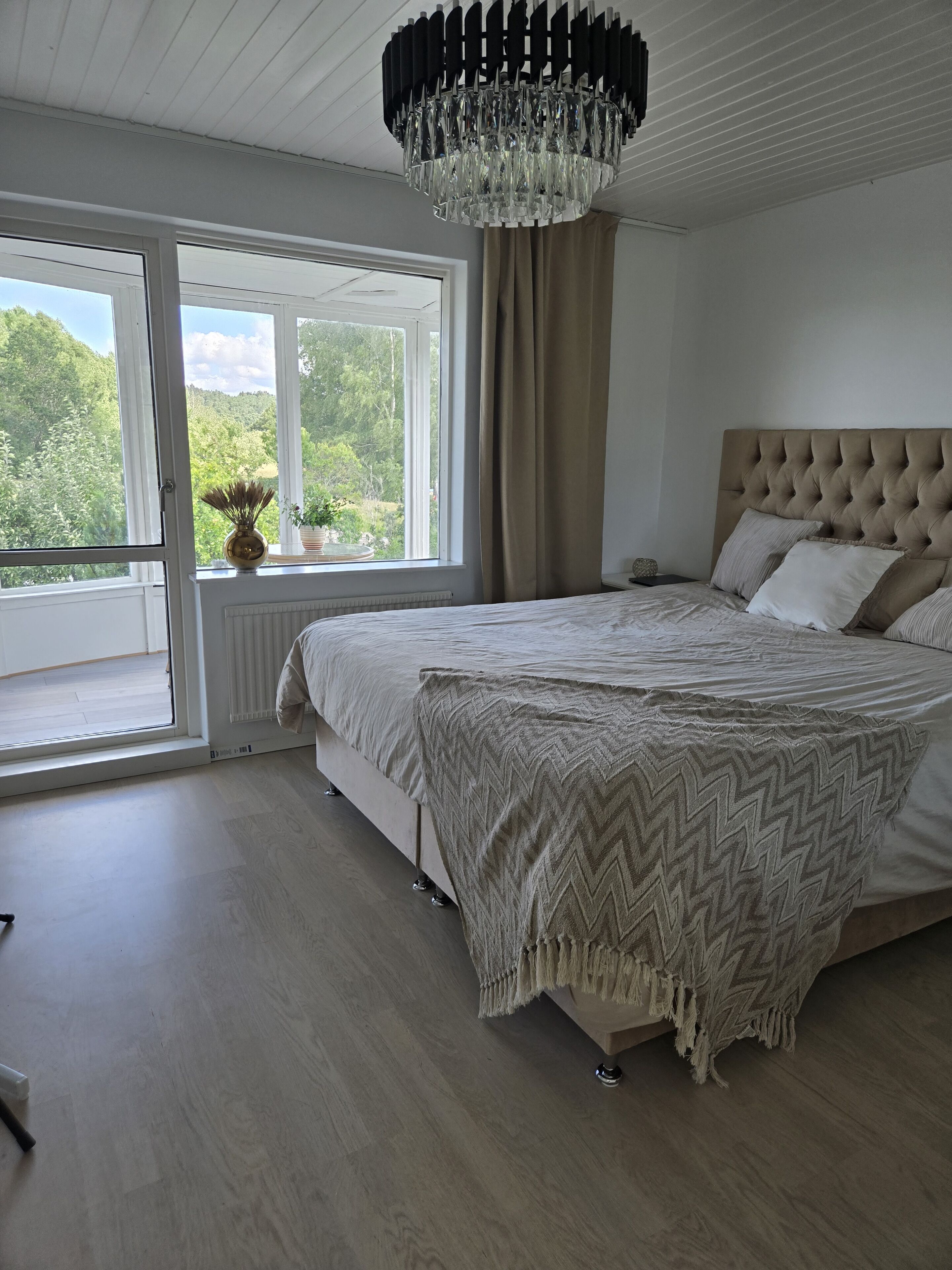 4 dormitorios, tabla de planchar con plancha, wifi y ropa de cama