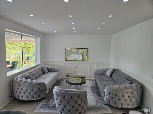 Stunning 6 room house in Stockholm with a botanical garden and lakeview