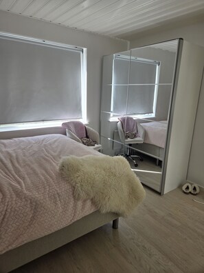 4 makuuhuonetta, silitysrauta/-lauta, Wi-Fi, vuodevaatteet