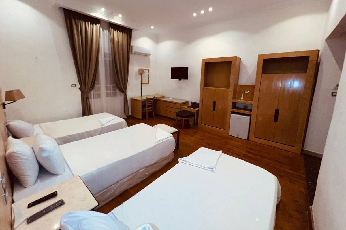 Standard-Dreibettzimmer, Stadtblick