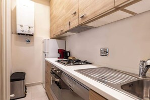 Kühlschrank, Ofen, Herdplatte, Geschirrspüler