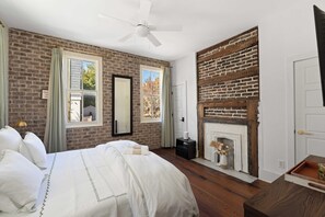 5 habitaciones, tabla de planchar con plancha, wifi y ropa de cama 