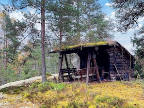 Exterior - Cozy Forest Hideaway With Hot Tub (Bergshamra)