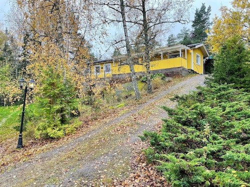 Cozy Forest Hideaway With Hot Tub