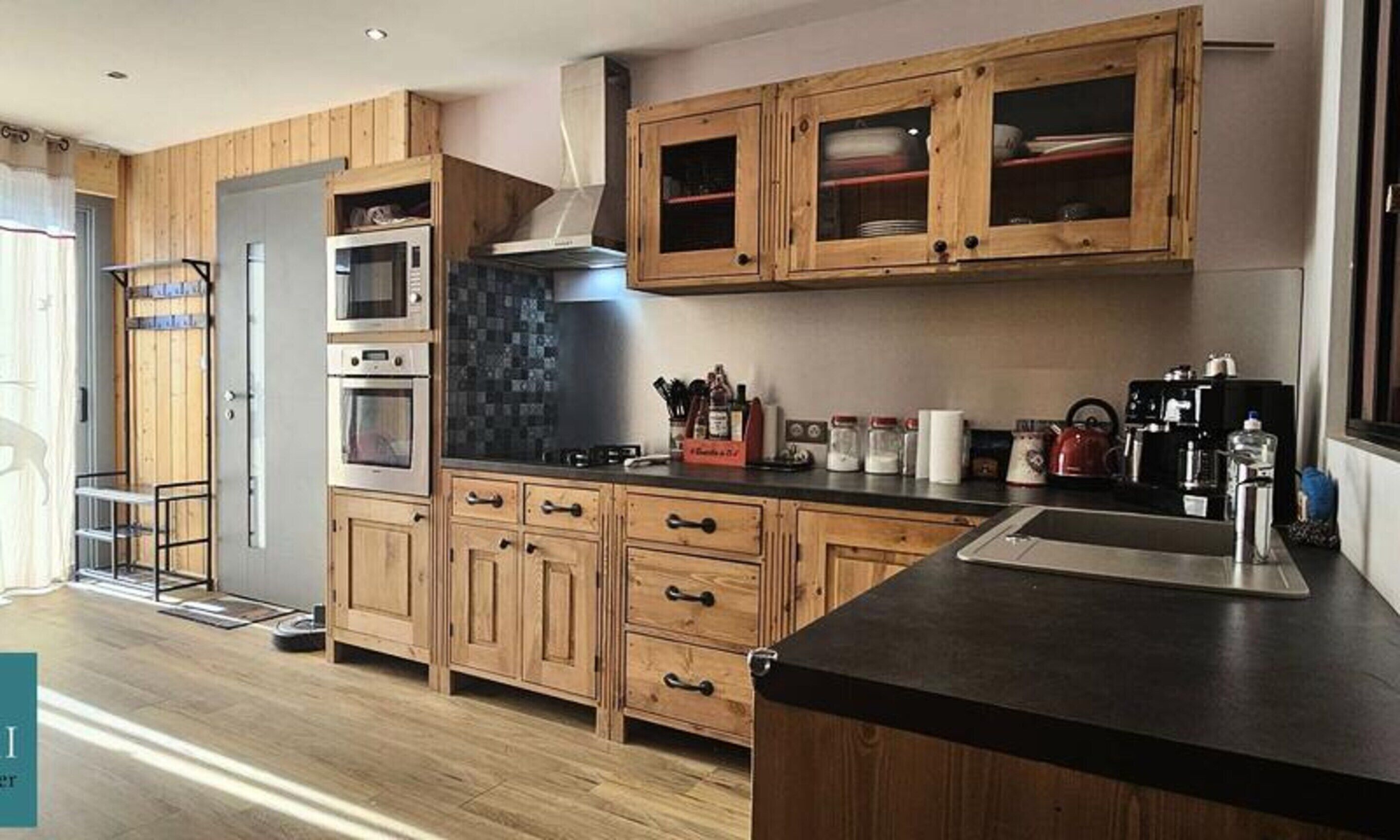 Oven, electric kettle, cookware/dishes/utensils