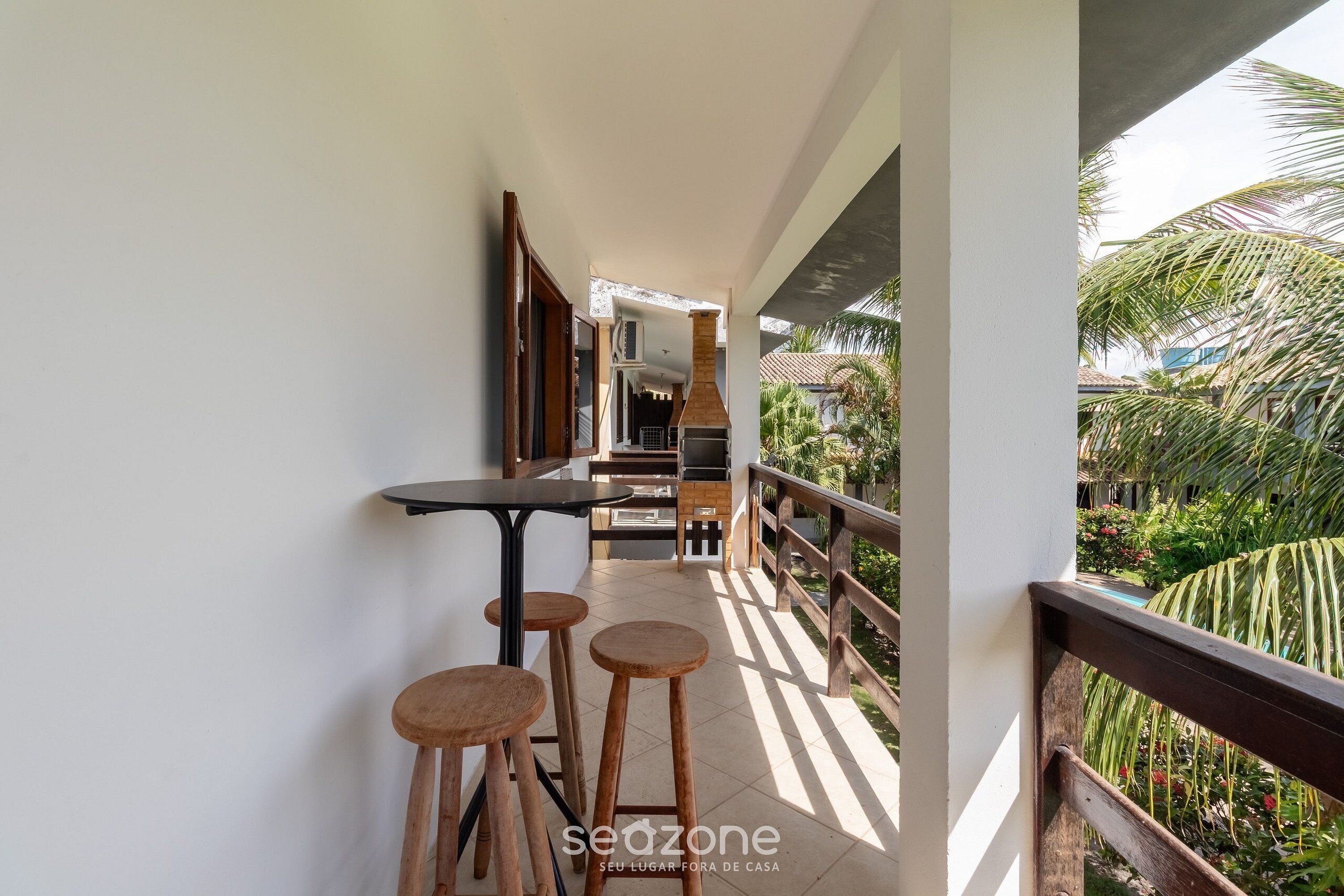 基础公寓 | 室外用餐