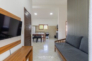 Basic Apartment | Living area