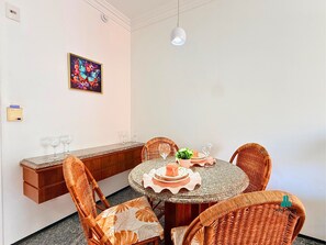 Klassiek appartement | Dineren