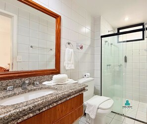 Classic Apartment | Bathroom