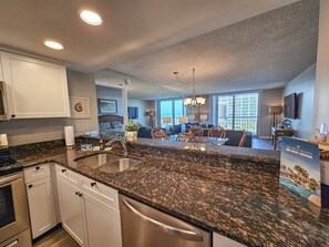 Leilighet, 2 soverom | Eget kjøkken | Kjøleskap, ovn, kaffetrakter/tekoker og brødrister