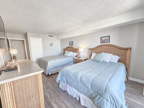 Condo, 2 phòng ngủ | 2 phòng ngủ, bàn ủi/dụng cụ ủi quần áo 