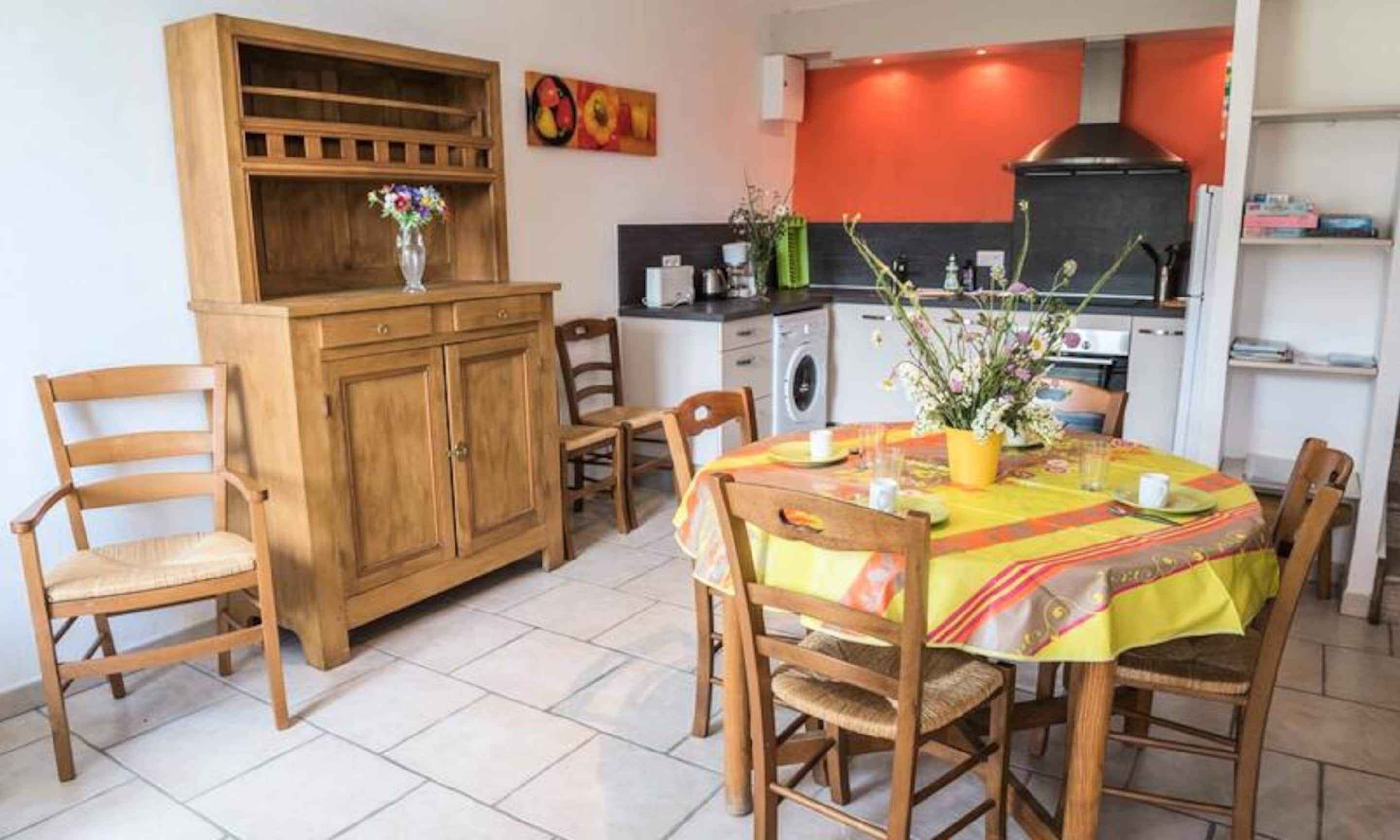 Fridge, oven, highchair, cookware/dishes/utensils