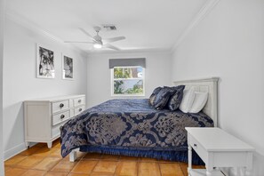 2 habitaciones, tabla de planchar con plancha, internet y ropa de cama 