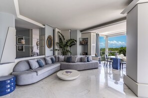 Penthouse, Sea View | Ruang tamu