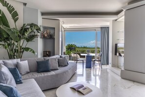 Penthouse, vista al mar | Área de sala de estar