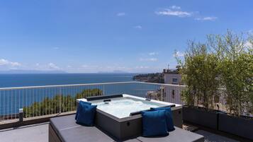 Penthouse, Sea View | Private spa tub