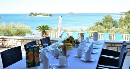 Villa Gradina – Luxury Villa by the Se