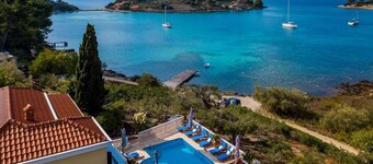 Villa Gradina – Luxury Villa by the Se