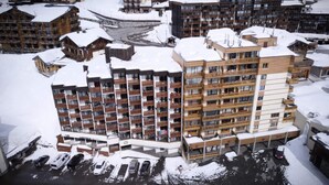 Exterior - Holiday Home in Peclet by Ski Slopes (Les Belleville)