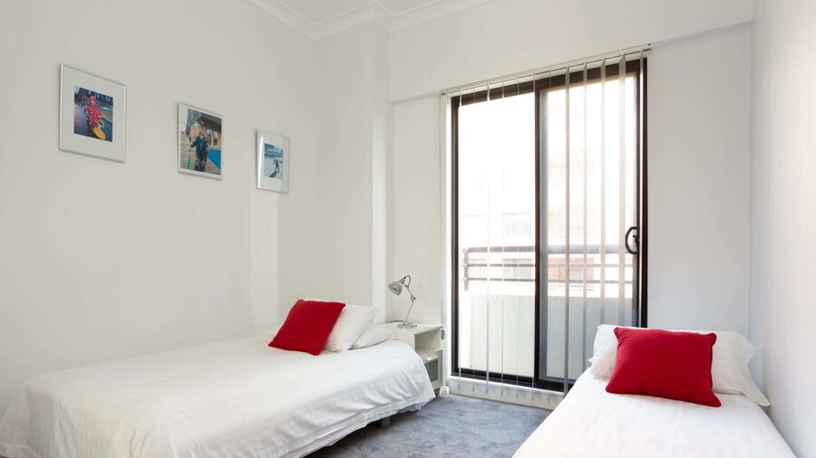Chic Unit With Rooftop Terrace Near Sights & Shops
