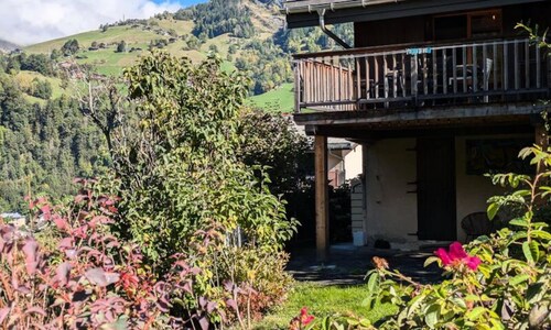 Renovated Chalet Between Beaufort AND Areches - 12 People. 5 Bedrooms