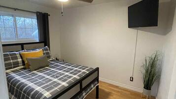 3 bedrooms, WiFi, bed sheets