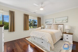 3 bedrooms, iron/ironing board, WiFi, bed sheets
