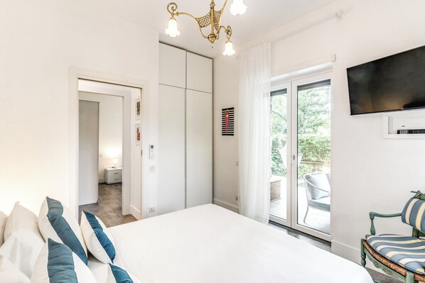 Apartment, Private Pool | In-room safe, blackout drapes, soundproofing, iron/ironing board