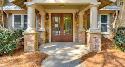 Lake Oconee Creekside Condo w/ Dock Access