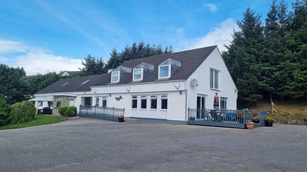 Exterior - Lochbroom Lodge (Ullapool)