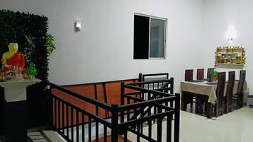 House, 2 Bedrooms, Smoking, Balcony | Dining