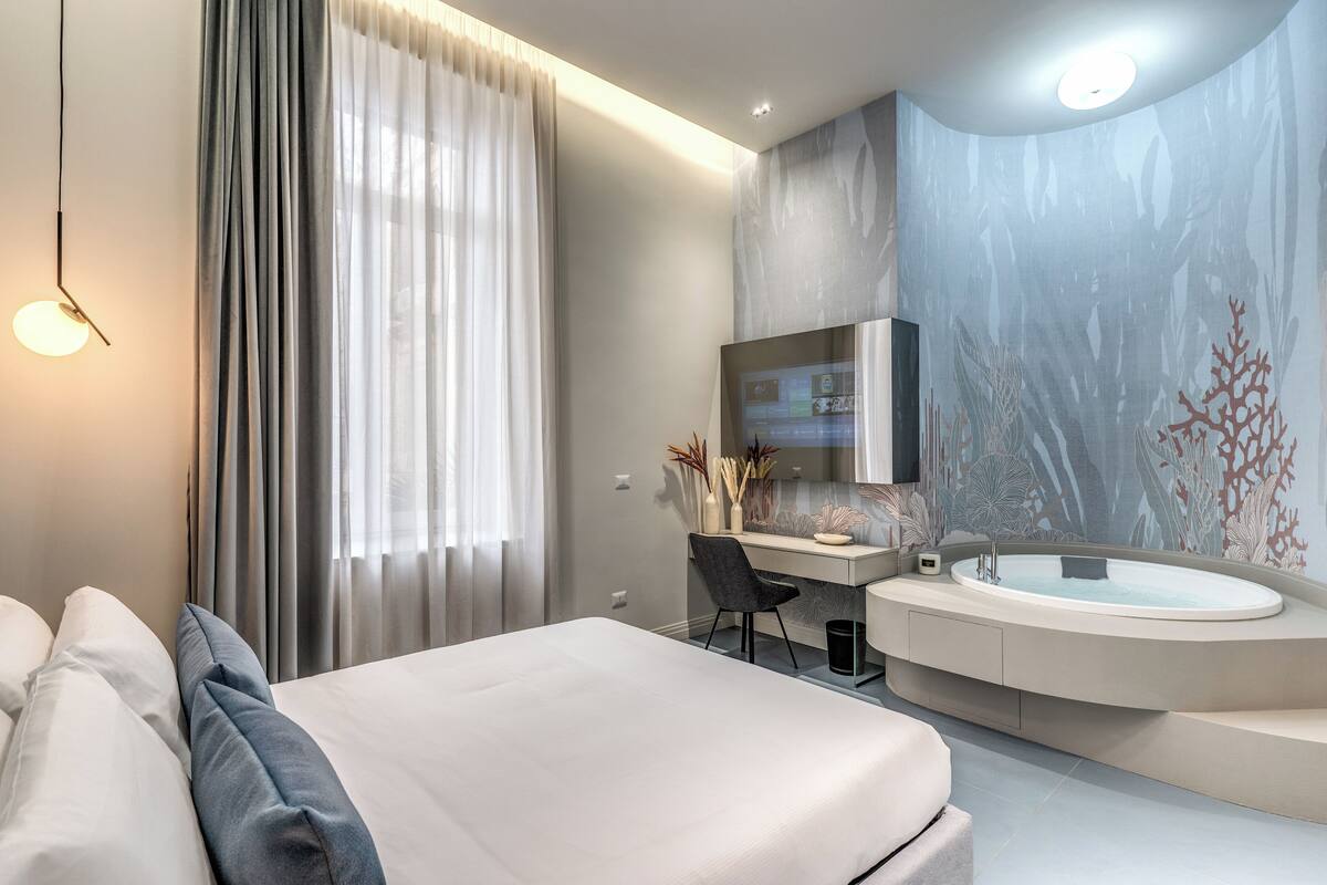 In-room safe, desk, laptop workspace, blackout curtains