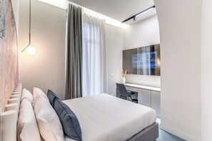 Apartment, Balcony, Partial Sea View | In-room safe, desk, laptop workspace, blackout drapes - GRAMSCI BOUTIQUE APARTMENT - SOFIA APARTMENTS (Naples)