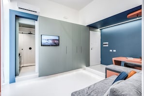 Apartment, Balcony | Living area