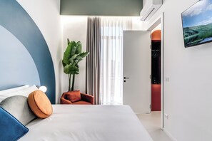 Apartment, Balcony | In-room safe, desk, blackout drapes, iron/ironing board - CORSO UMBERTO 228 - SOFIA APARTMENTS (Naples)