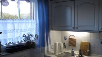 冰箱、微波炉、烤箱、炉灶