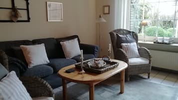 Fernseher, DVD-Player, Stereoanlage