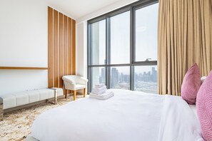 Free WiFi - Superhost Elegant 3BR Burj Khalifa View (Dubai)