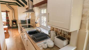 Dishwasher, cookware/dishes/utensils