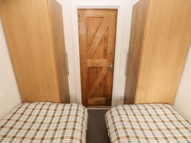 2 bedrooms, individually decorated, individually furnished, free WiFi