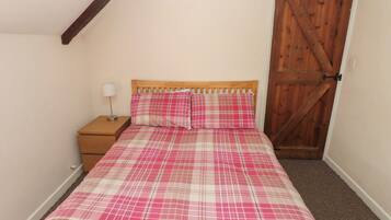 2 bedrooms, individually decorated, individually furnished, free WiFi