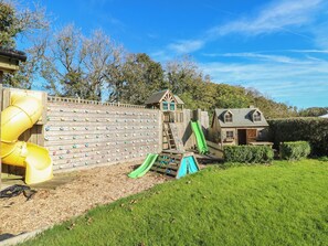 Children's area - Carthouse Cottage (Clarbeston Road)