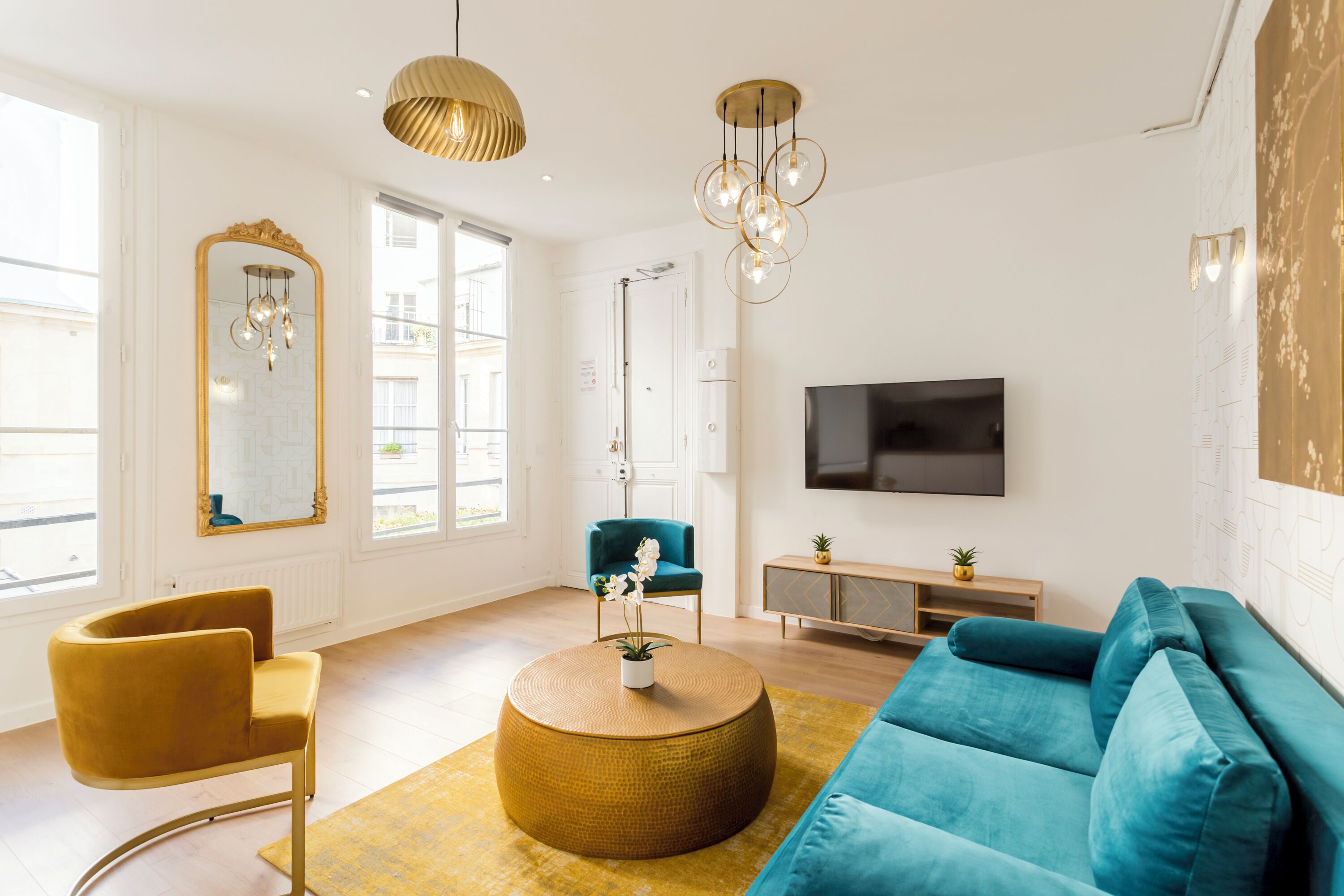 Apartment, Courtyard View | Living area | 33-inch Smart TV with cable channels, Netflix, streaming services