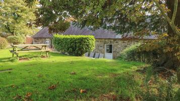 Tempat makan outdoor