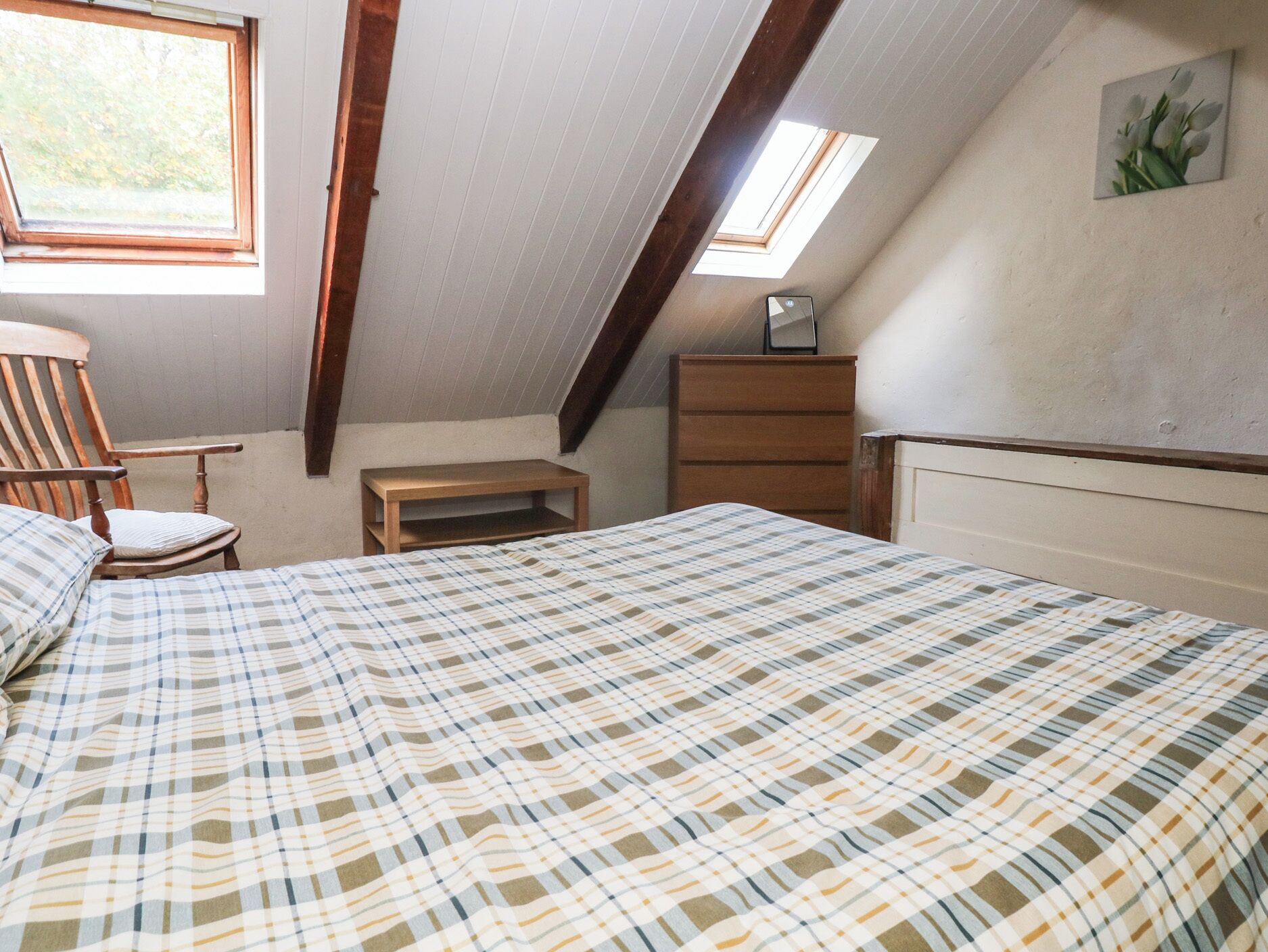 3 bedrooms, individually decorated, individually furnished, free WiFi